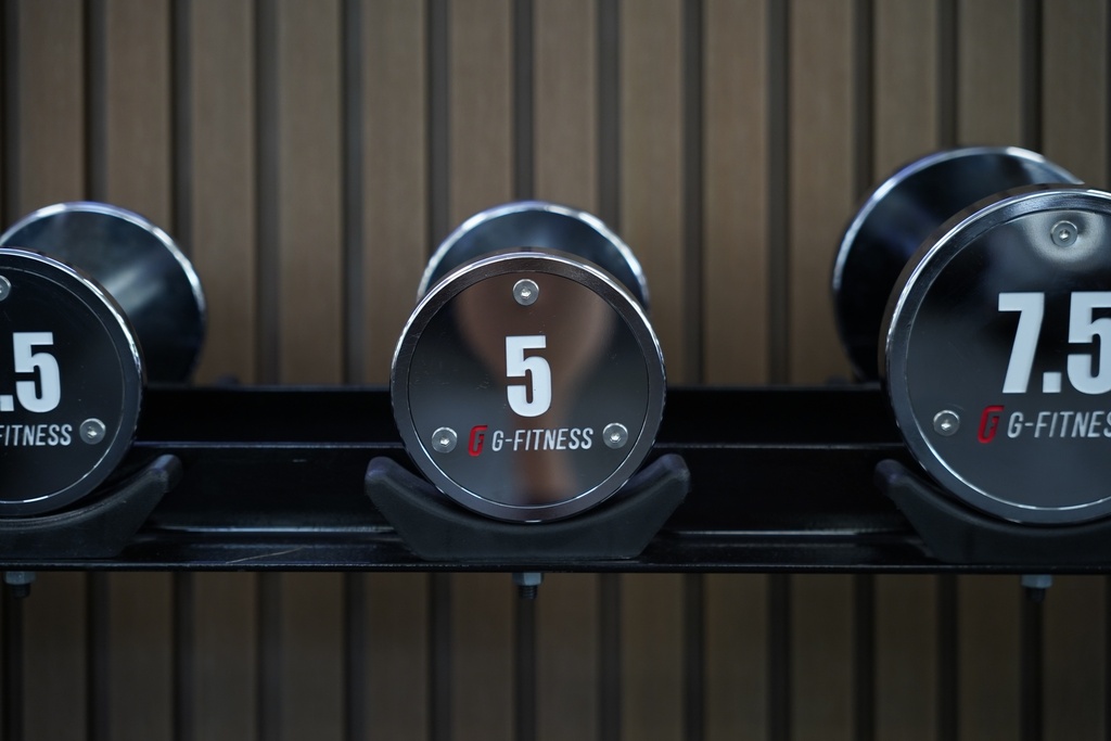 Mancuerna cromada con logo G-Fitness 5KG